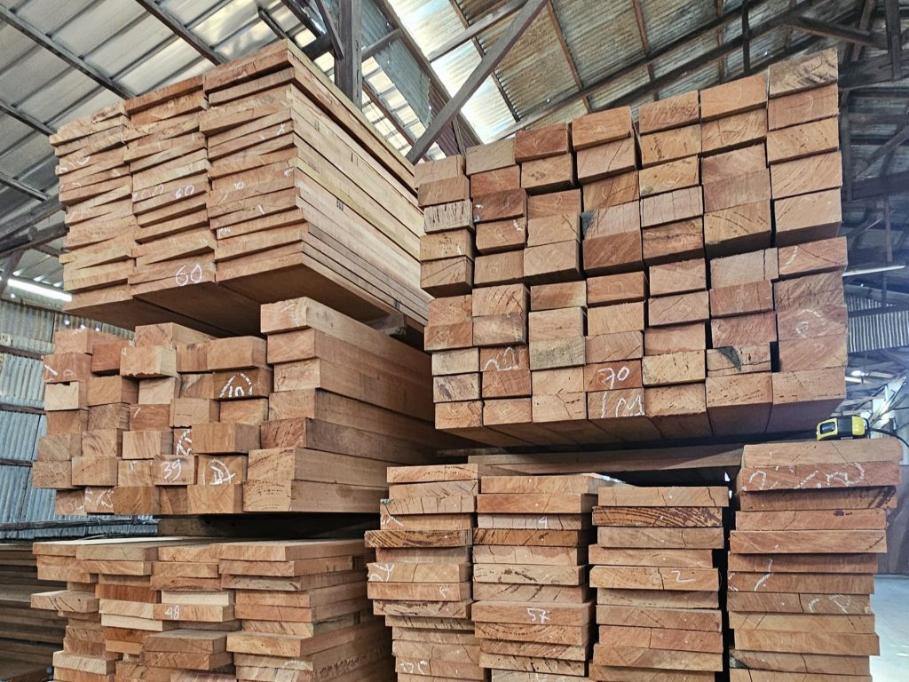 Toko Kayu di Jakarta