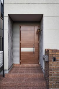 pintu kayu