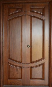 Perbandingan pintu kayu dan pintu aluminium