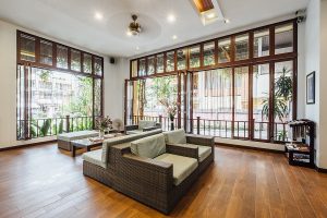 kayu kamper rumah mewah