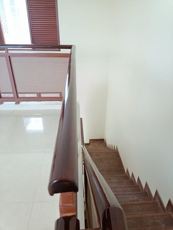 Handrailing Kayu Meranti - Larangan, Tangerang