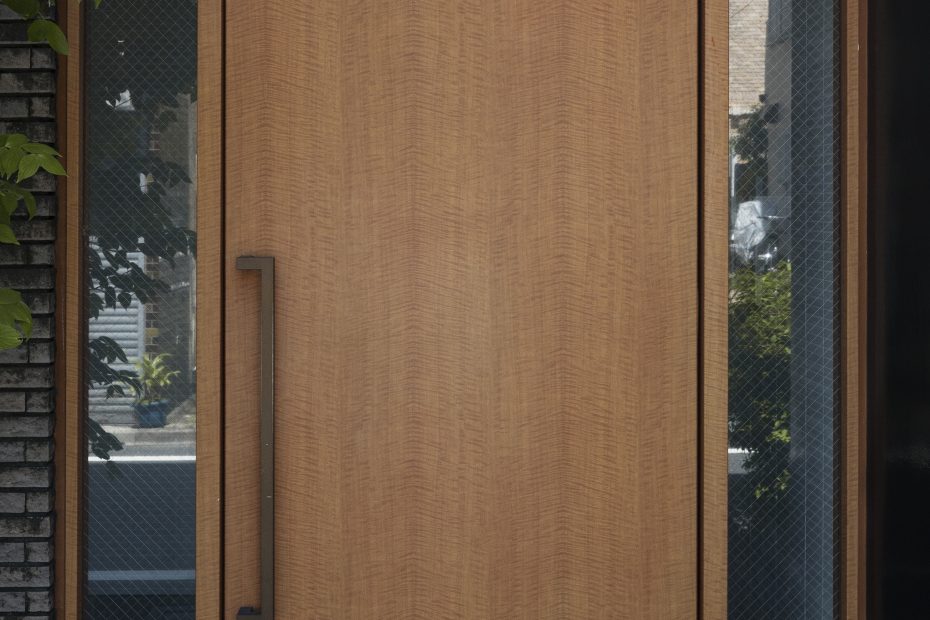 pintu kayu minimalis