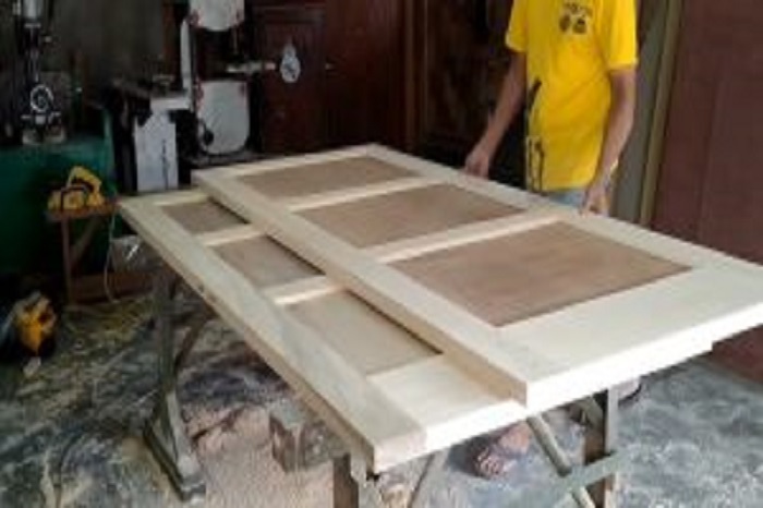 Alasan Pintu Rangka Kayu